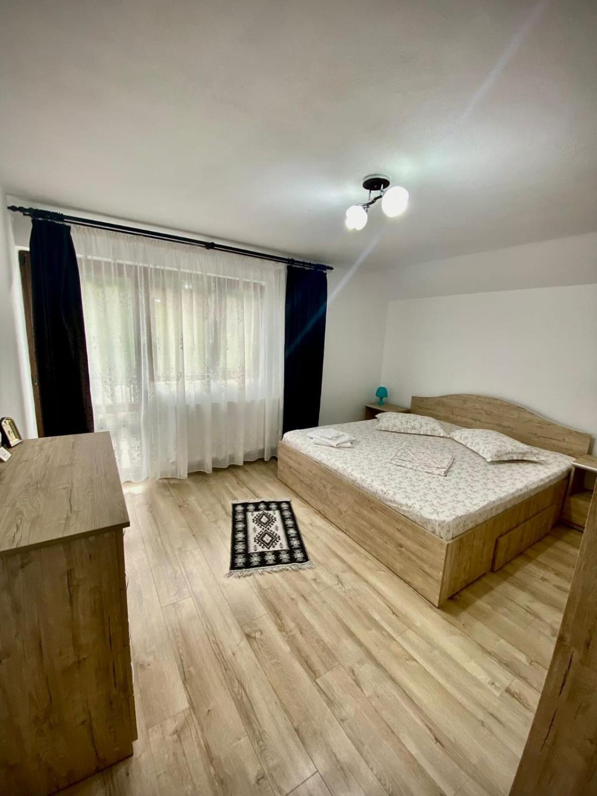 Отель Casa Alex Куртя-де-Арджеш Экстерьер фото